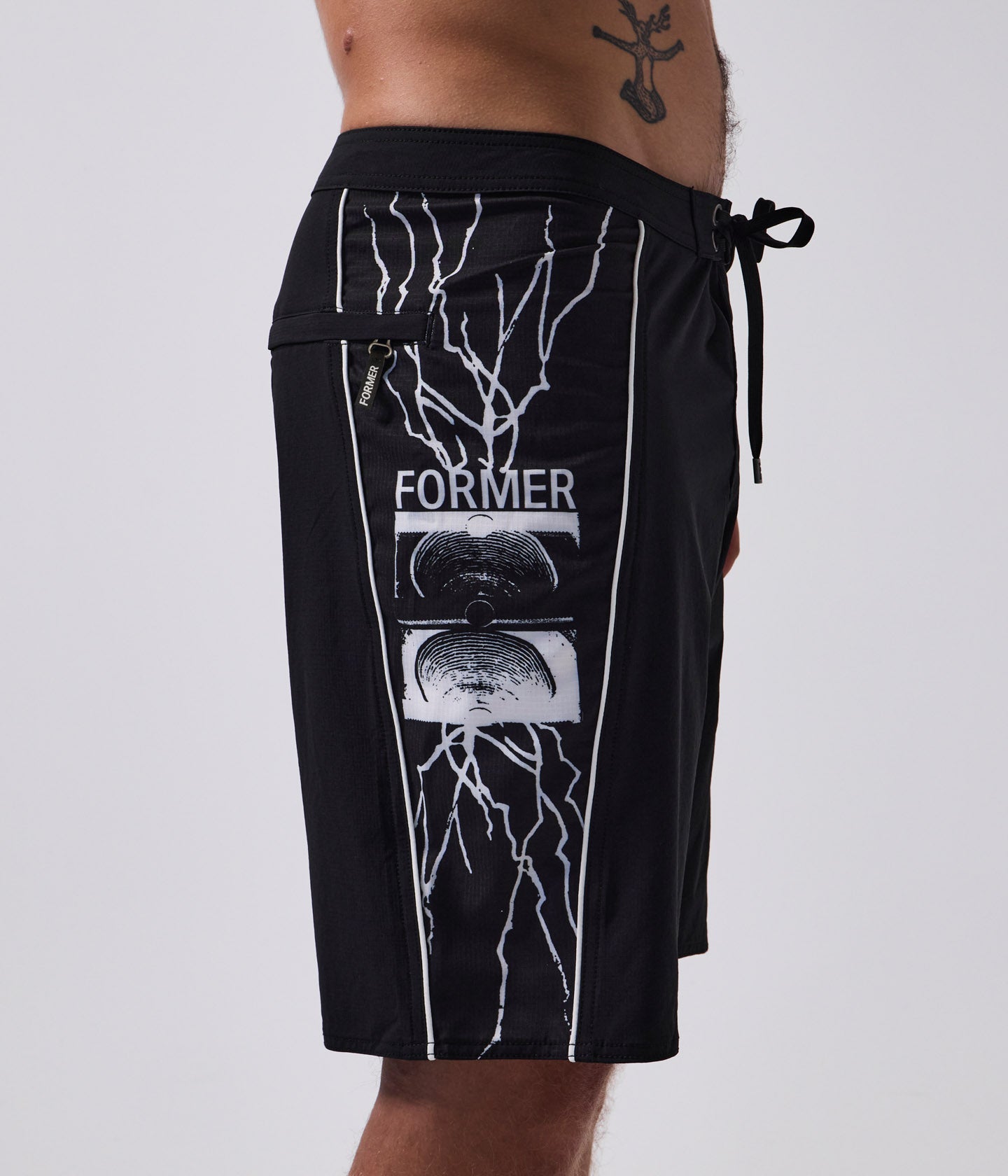 VOID SCRAWL 20' TRUNK // BLACK